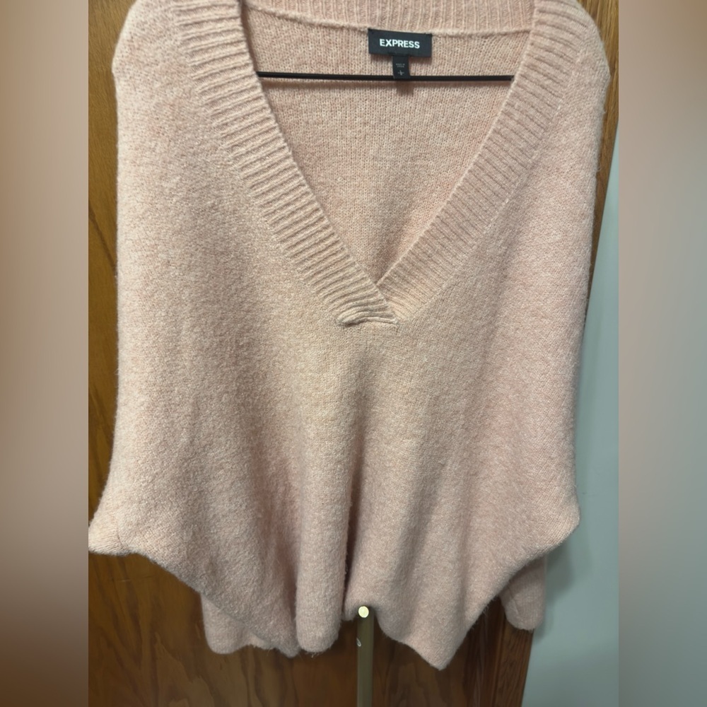 Express Oversized Cozy V-Neck Dolman Sweater in Light Pink size Large